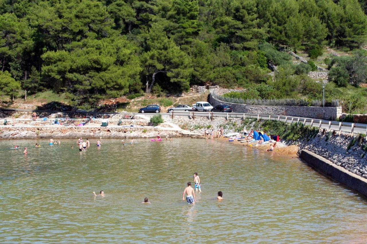 ילסה Apartments With A Parking Space Jelsa, Hvar - 8765 מראה חיצוני תמונה