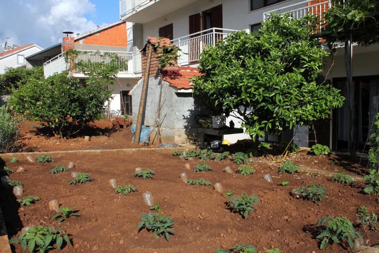 ילסה Apartments With A Parking Space Jelsa, Hvar - 8765 מראה חיצוני תמונה