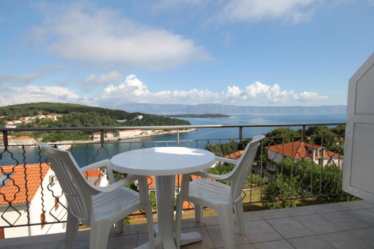 ילסה Apartments With A Parking Space Jelsa, Hvar - 8765 מראה חיצוני תמונה