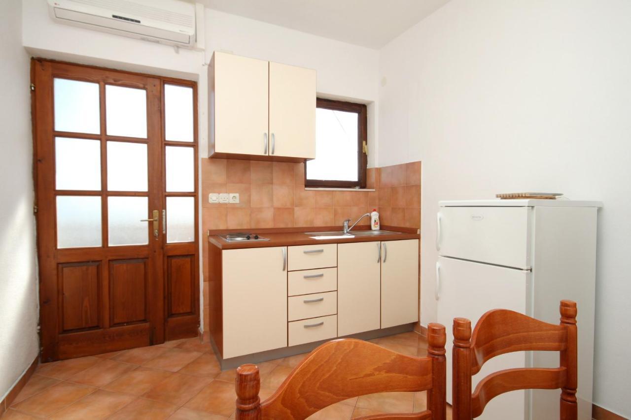 ילסה Apartments With A Parking Space Jelsa, Hvar - 8765 מראה חיצוני תמונה
